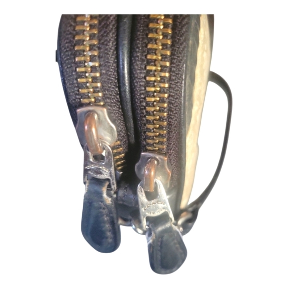 Coach Classic Quilt Black and Cream Exotic Embossed Crossbody Leather Clutch Bag - Picture 5 of 10